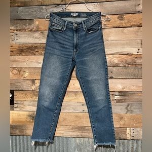 Levi’s Capri pants size 28 or 29